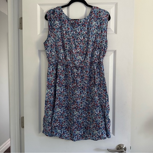 Size XXL Thyme Maternity Floral Flutter Sleeve Midi Dress - Picture 2 of 3